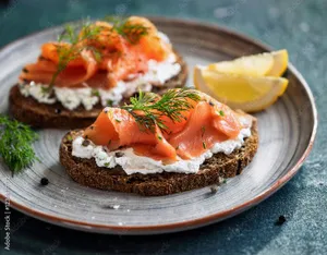SALMON, CREAM CHEESE AND ARUGULA